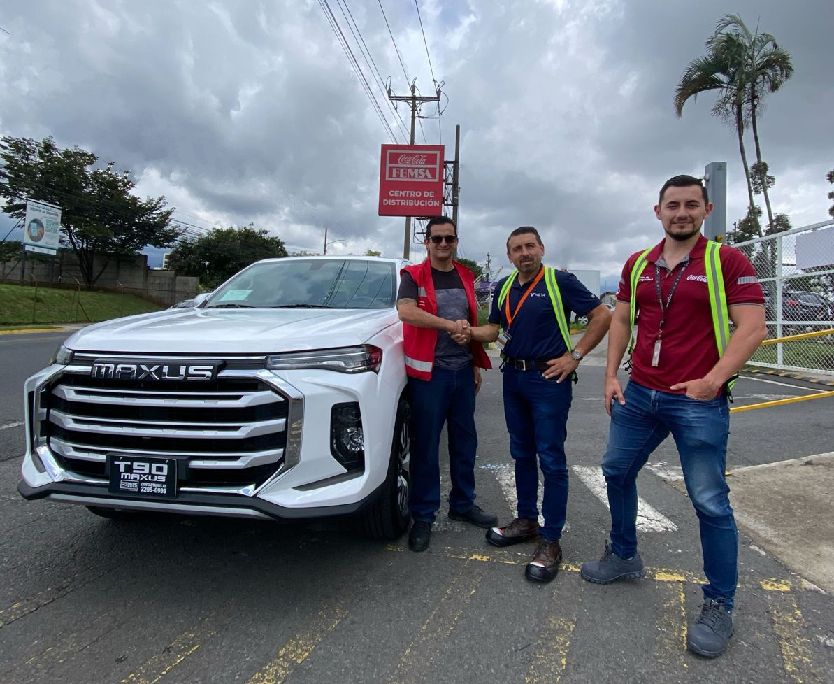Entrega Flotilla Maxus T90 EV a Femsa